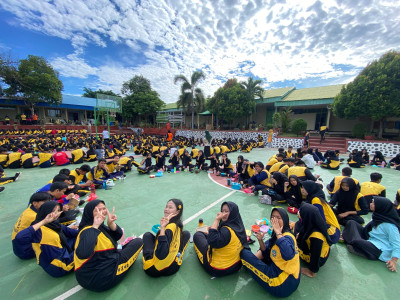 SMA Negeri 4 Kota Bengkulu mengadakan Kegiatan Sarapan Sehat  Bergizi Bersama,  mendukung program Gerakan Sekolah Sehat (GGS).